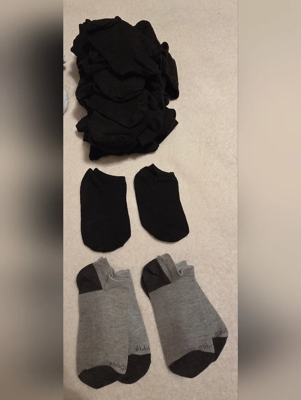 98 Pairs of Women's No-Show Socks (Size 5-9)